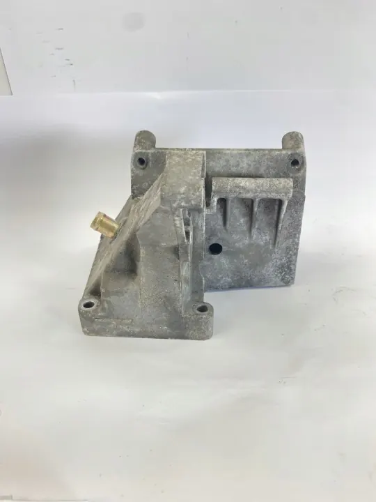 AC-kompressorin Kiinnike OEM 1031310935 Mercedes W124 image 4