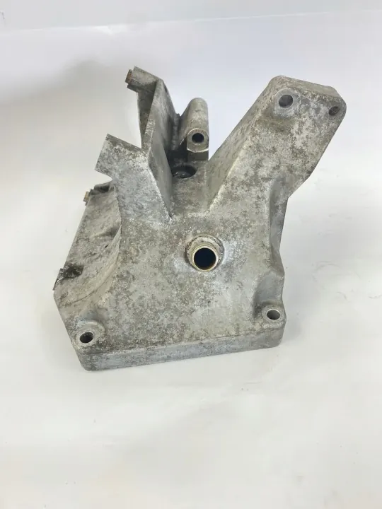 AC-kompressorin Kiinnike OEM 1031310935 Mercedes W124 image 5