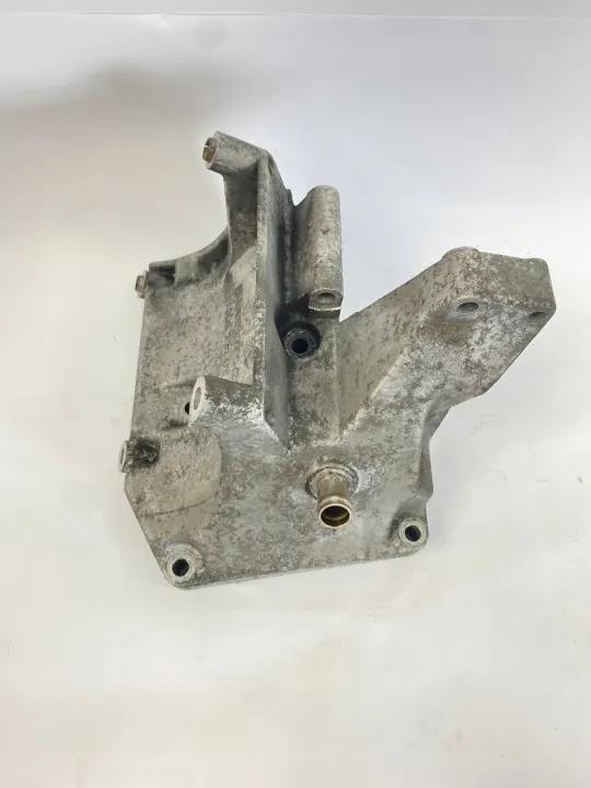 AC-kompressorin Kiinnike OEM 1031310935 Mercedes W124 image 6