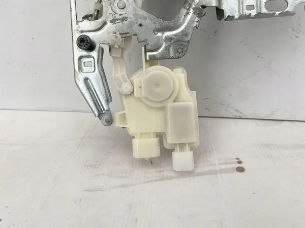 Bakdörrslås Renault Master III 906123257R image 5