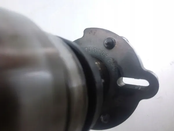 Árvore de cames SEAT VW AUDI SKODA 2.0 03G109240 image 2