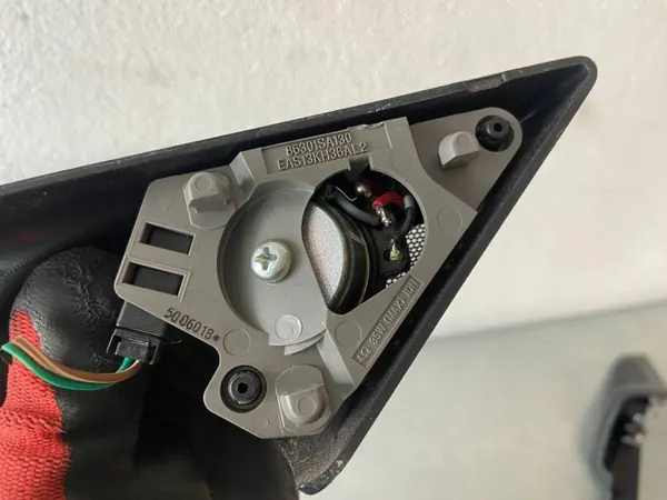 Subaru Forester II SG Voordeur Tweeter OEM 86301SA120 image 8