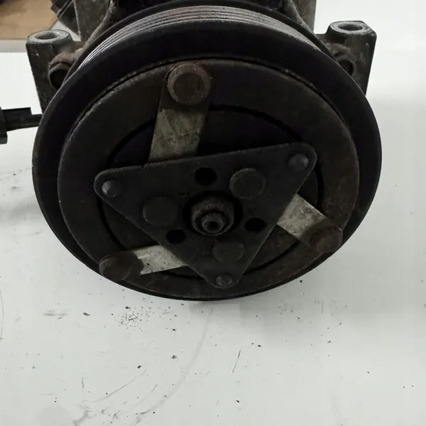 Volvo S40 II V50 ilmastointikompressori image 6