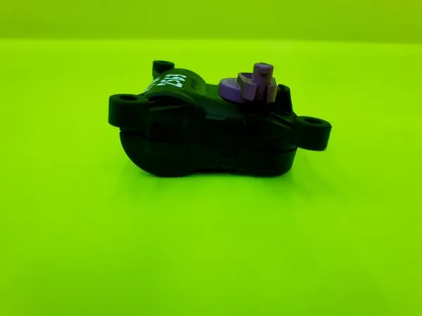 Lämmityssäätimen moottori Audi A4 B6 B7 8E1820511A image 5