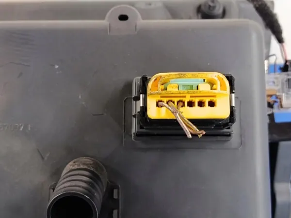 Luvas passageiro VW Touran I OEM 1T1857097F image 4