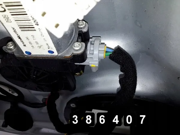 Hyundai Ikkunanohjain OEM AM-386407 Käytetty image 5