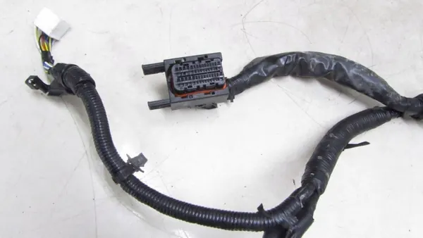 Feixe Motor Suzuki OE OEM 3665060R20 - Usado image 4