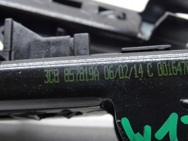 Seat Belt Height Adjustment Passat CC Yeti 3C8857819A image 5