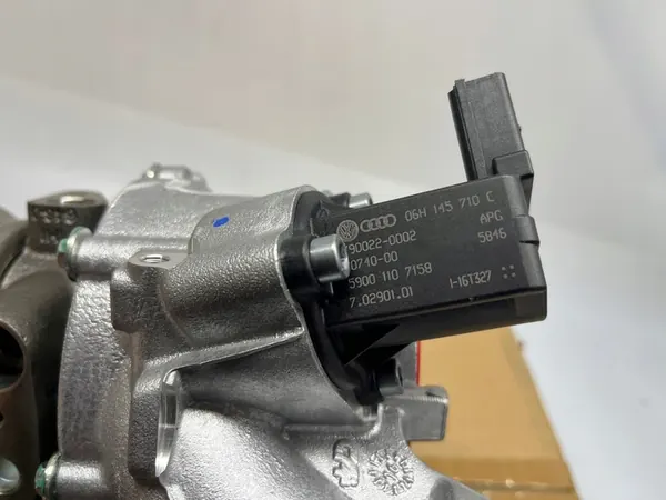 Audi A3 1.8 TFSI Turbocompresor 06K145713H image 9