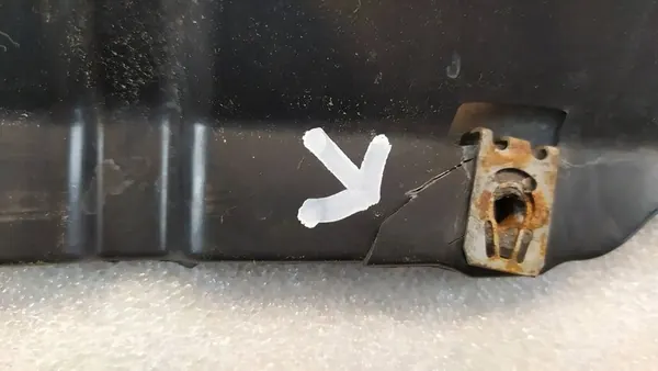 Dacia Dokker Täcksplatta 758908453R image 2