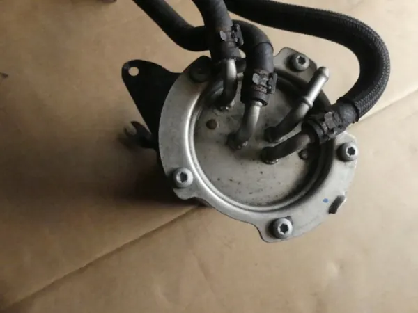 Volkswagen OE Polttoainesuodattimen kotelo image 4