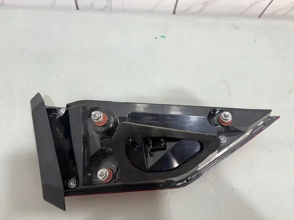 Luz trasera derecha Audi Q3 image 4