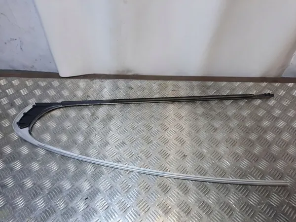 Moulure de vitre latérale Jaguar XF OEM 8X23F255A60A image 3