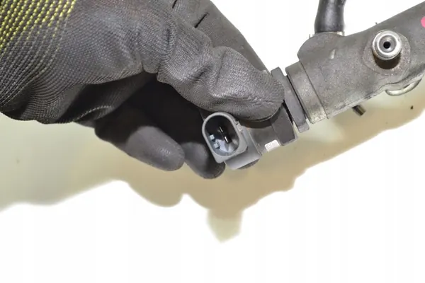 MERCEDES W211 2.2 CDI Brandstofrail Sensoren A6460701095 image 6