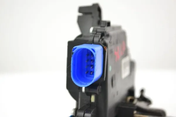 Skoda Roomster Vorderes linkes Türschloss 5J1837015 image 3