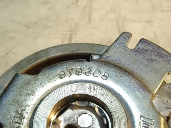 Tensor de cadena de distribución OEM 979608 VW Golf V image 3