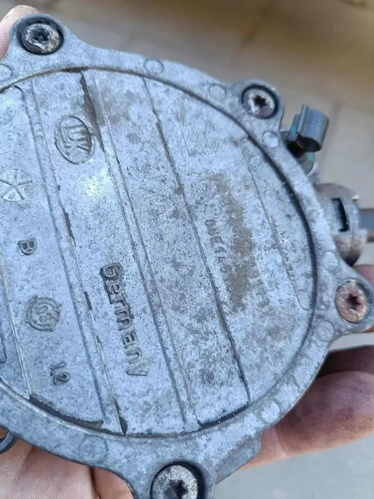 Imupumppu Audi A6 C6 3.2 FSI 2.4 OEM 06E145100C image 3