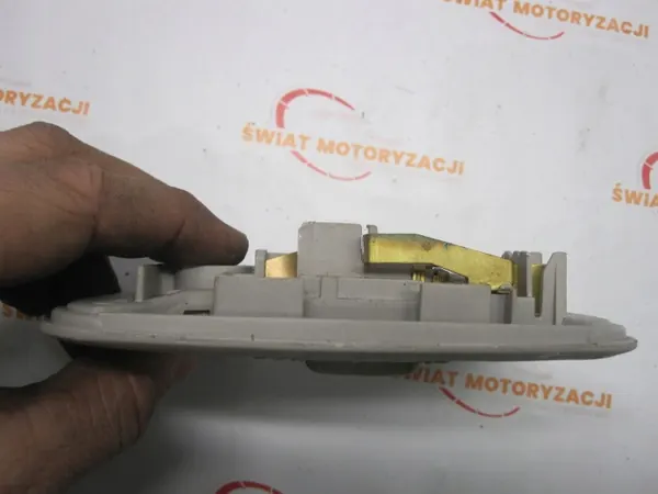 Mitsubishi L200 07r kattovalaisin OEM MR748283 image 4