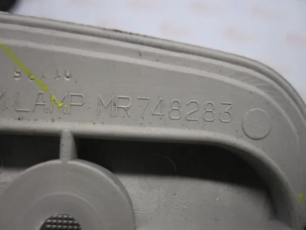 Mitsubishi L200 07r kattovalaisin OEM MR748283 image 7