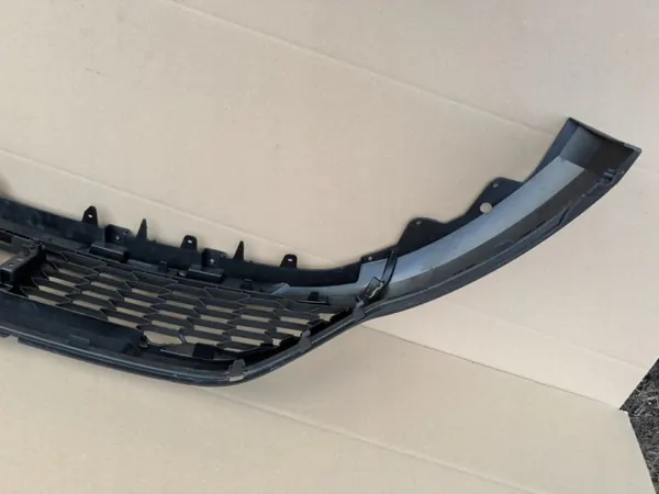 OEM 620265111R etupuskurispoileri Dacia Sanderolle image 7