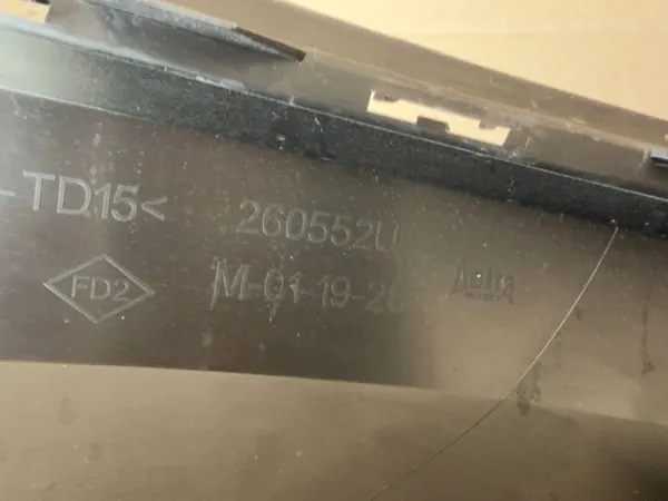 OEM 620265111R etupuskurispoileri Dacia Sanderolle image 9