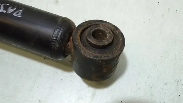 OEM 000 Rechter voor McPherson Mitsubishi Pajero III image 4