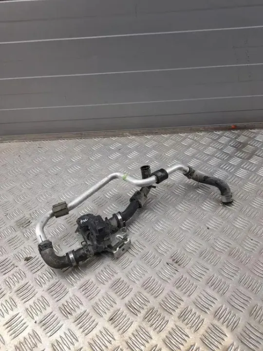 Pompe à eau Porsche Panamera 970 OEM 976572226 image 2
