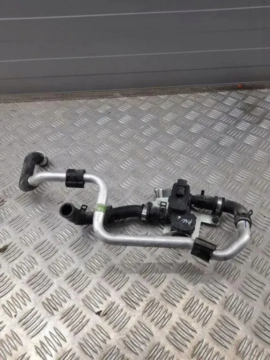 Pompe à eau Porsche Panamera 970 OEM 976572226 image 3