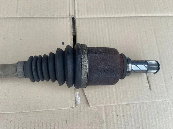 Vänster drivaxel Renault Scenic III 1.5DCI Manuell OE 391013387R image 3