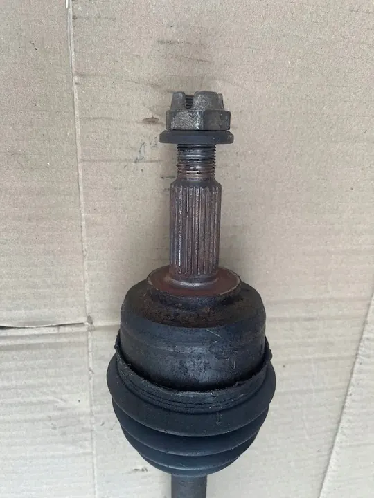 Vänster drivaxel Renault Scenic III 1.5DCI Manuell OE 391013387R image 5