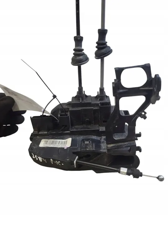 HYUNDAI SANTA FE II 06-10 FRAMTILL VÄNSTER LÅS 81310-2B020 image 2