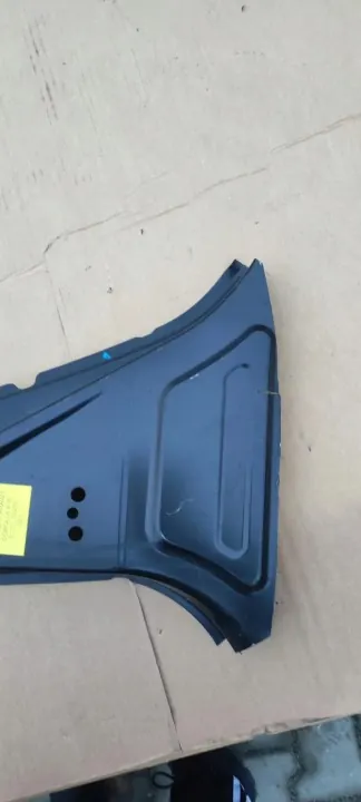 Toyota Corolla E18 oikea ovikynnys OEM 61311-02280 image 4