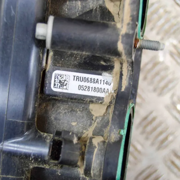 Collecteur d'admission OEM 05281429AA Chrysler Pacifica image 8