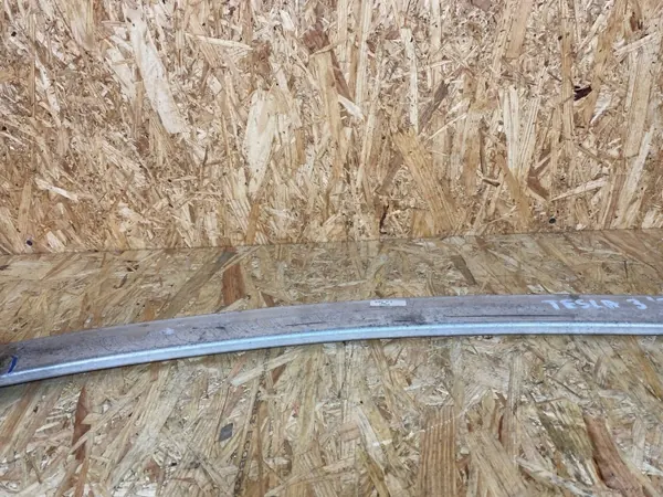 Tesla Model 3 framstötfångarbalk OEM 1084894-00-B image 10