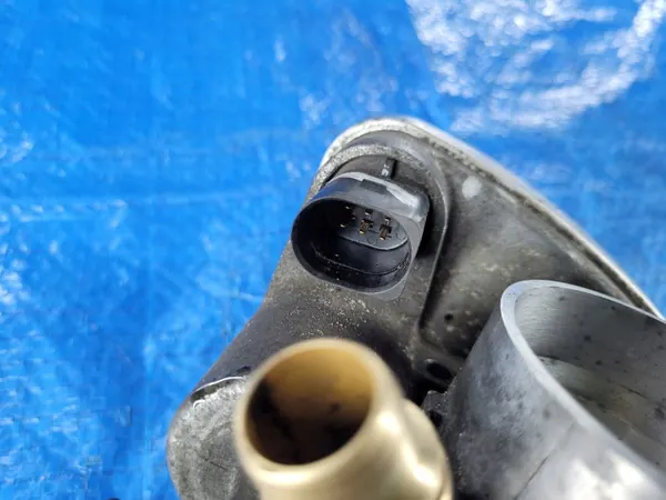 Kaasutin OEM 55560398 Opel 1.6 Z16XER -moottorille image 6