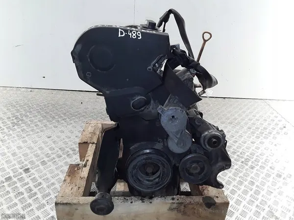 1995 Audi A4 B5 Moottori 1800 Bensiini 058103021e image 2