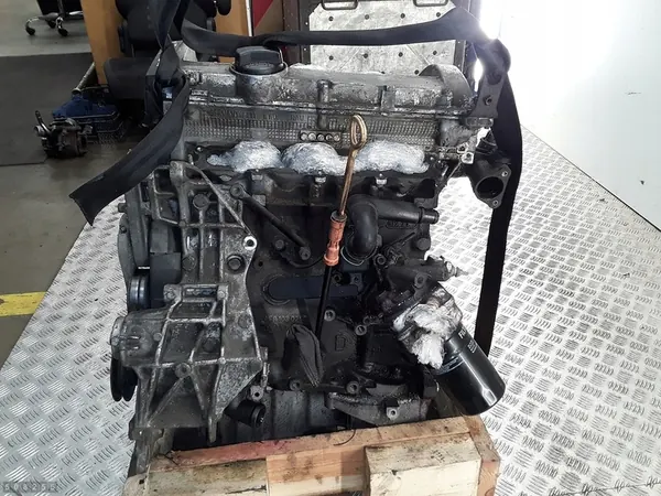 1995 Audi A4 B5 Moottori 1800 Bensiini 058103021e image 3
