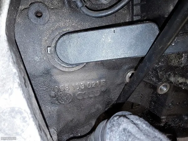 1995 Audi A4 B5 Moottori 1800 Bensiini 058103021e image 4