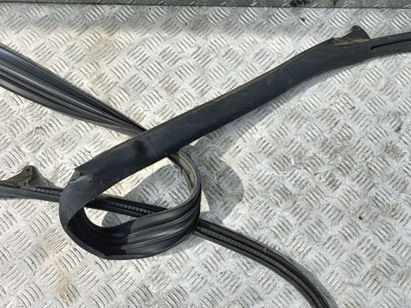 Joint de toit cabriolet Chrysler PT Cruiser OEM d'occasion image 5