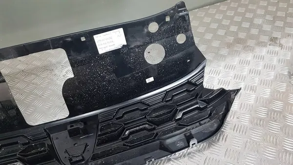 Dacia OE 623105852R radiator grille image 7