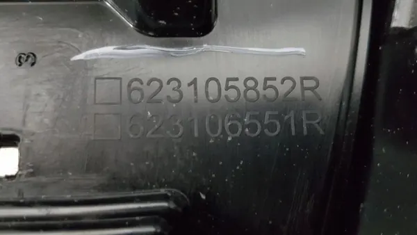 Dacia OE 623105852R radiator grille image 8