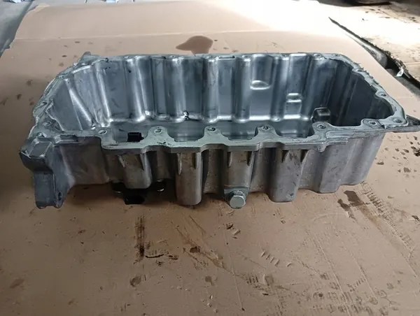 Oljetank VW Audi Skoda Seat 2.0 TDI image 2