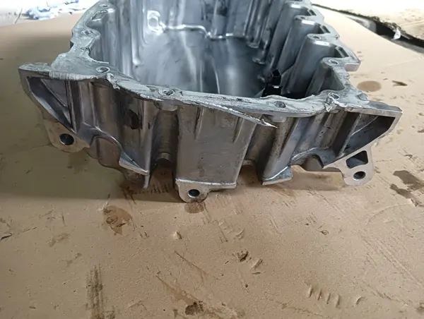 Oljetank VW Audi Skoda Seat 2.0 TDI image 3