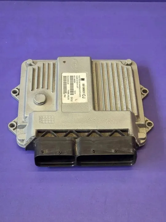 ECU moteur Opel Corsa D 55198931CJ RESET + PIN image 2