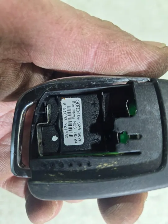 Audi A8 S8 D3 Webasto Control Remote 4E0909507A image 4