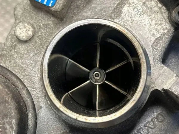Käytetty turbo OEM 31459815 Volvo V90 II 2.0L:lle image 8