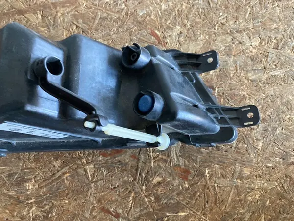 Farol Direito Skoda Octavia III Preto 5E0941702A image 6