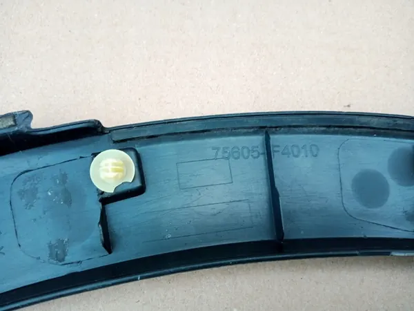 TOYOTA CHR C-HR Oikea Takalokasuoja 2016 image 9