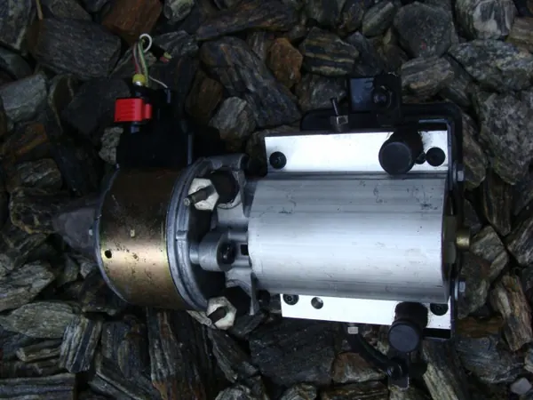 OEM 9654068680 Jousituskompressori Citroen C5 05-08 image 5