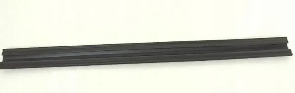 Hintere Fensterführung Dichtung OEM 5705A277 - Gebraucht image 3